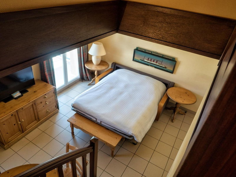 Residence Hotel Les Ducs De Chevreuse, Chevreuse, France