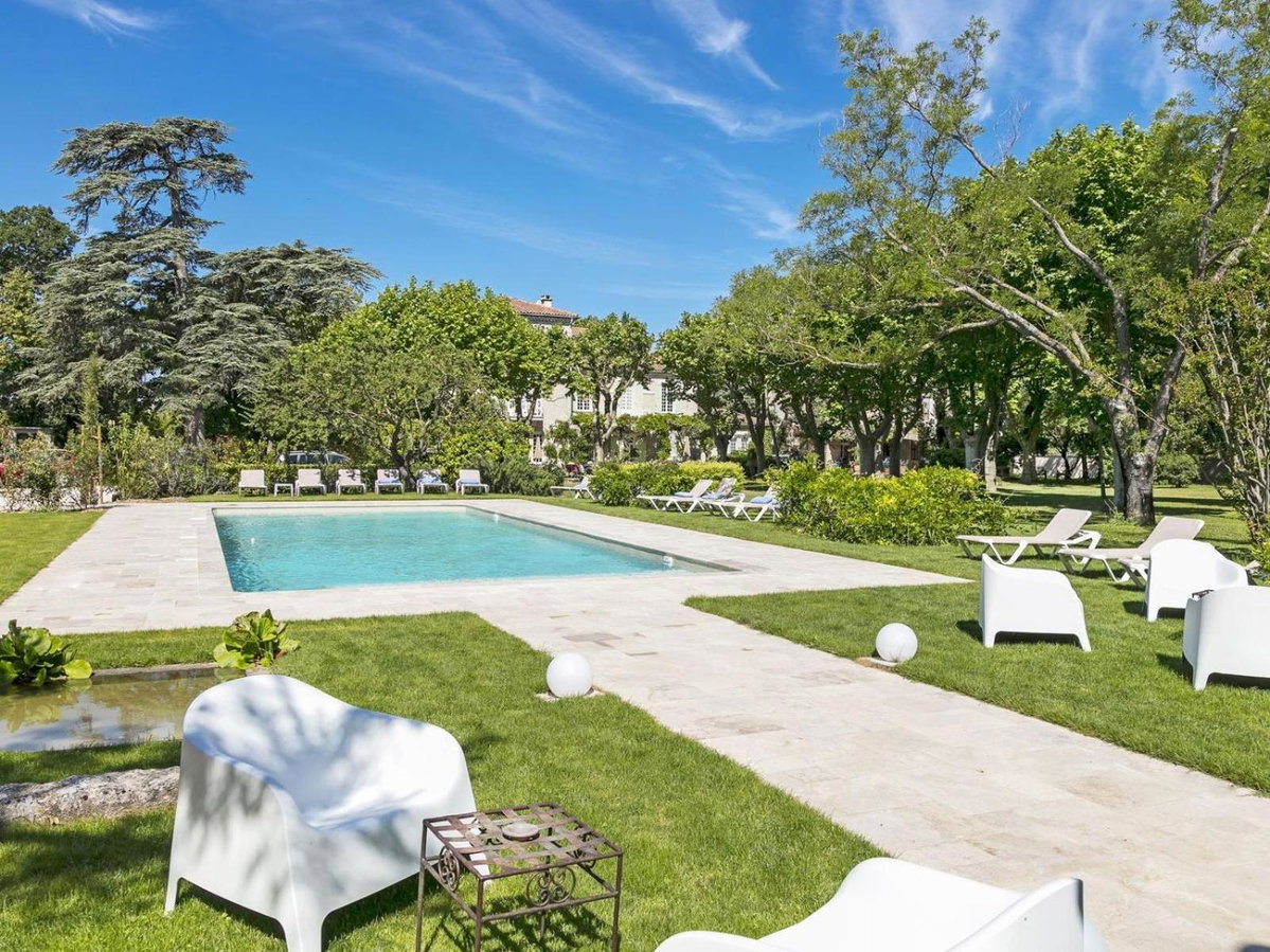 Hotel · Hôtel L'Hermitage, Pernes-les-Fontaines