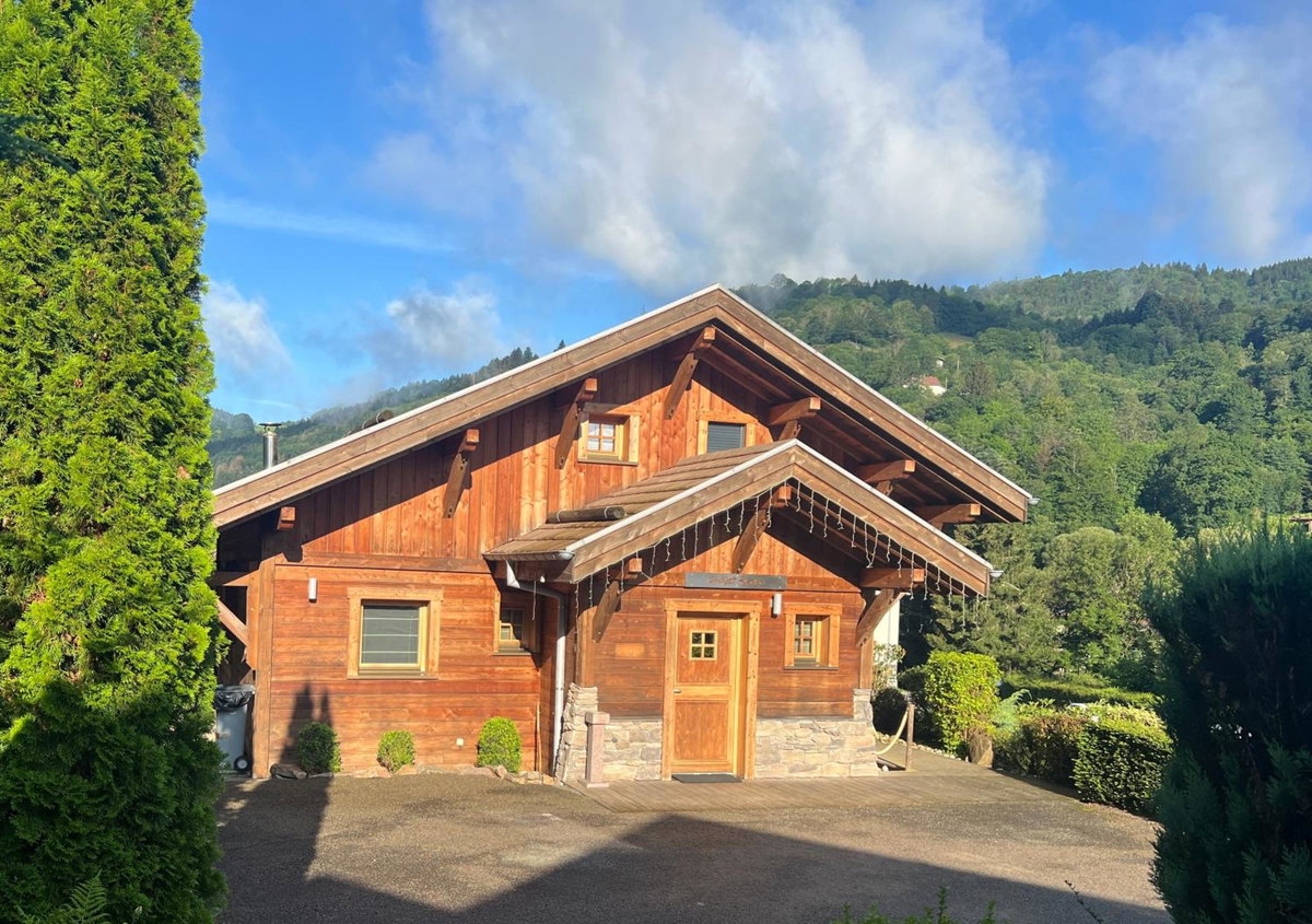 Hotel · Logis Hôtel les Chatelminés, La Bresse