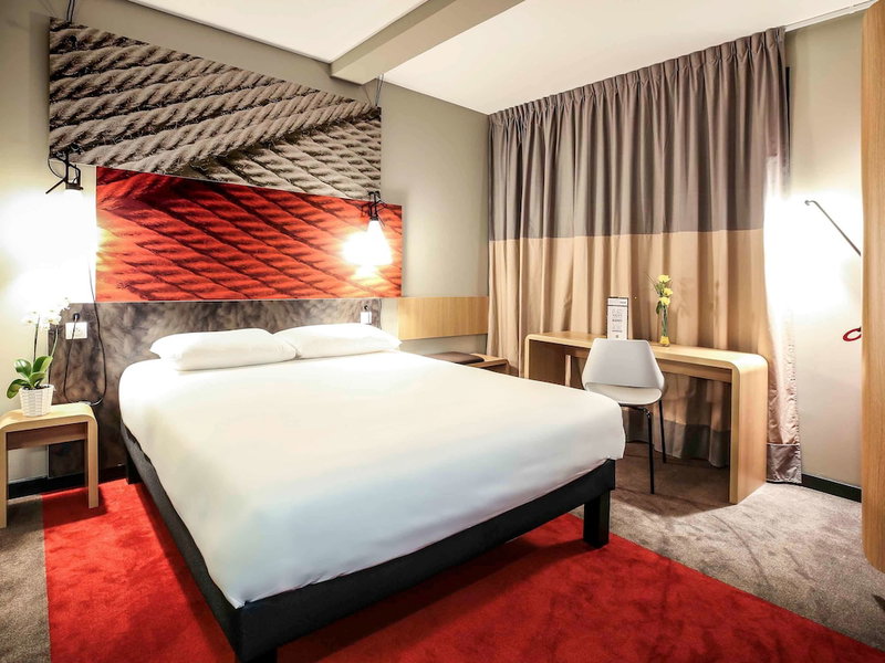 ibis Niort Est Mendes France, Niort, France
