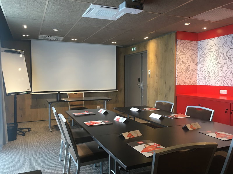 ibis Niort Est Mendes France, Niort, France