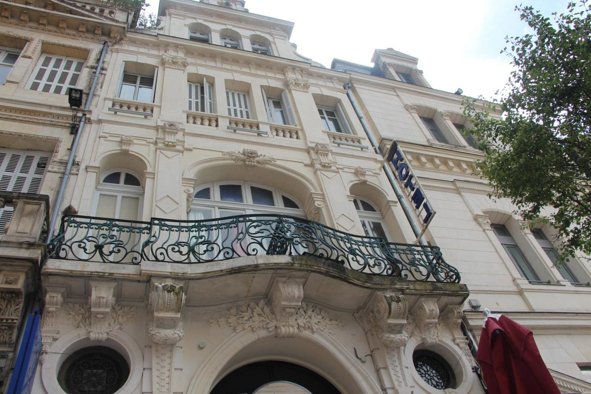 Hotel · Hotel Au Chapon Fin, Poitiers