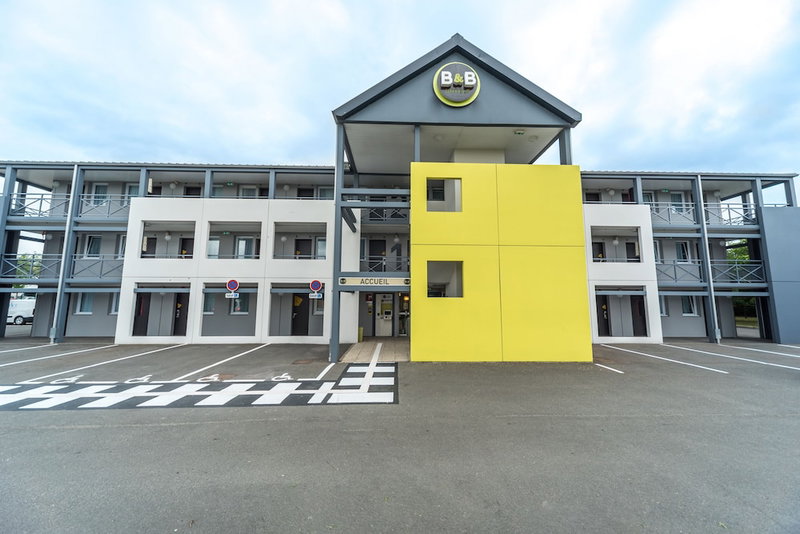 B&B HOTEL Alençon Nord, Valframbert, France