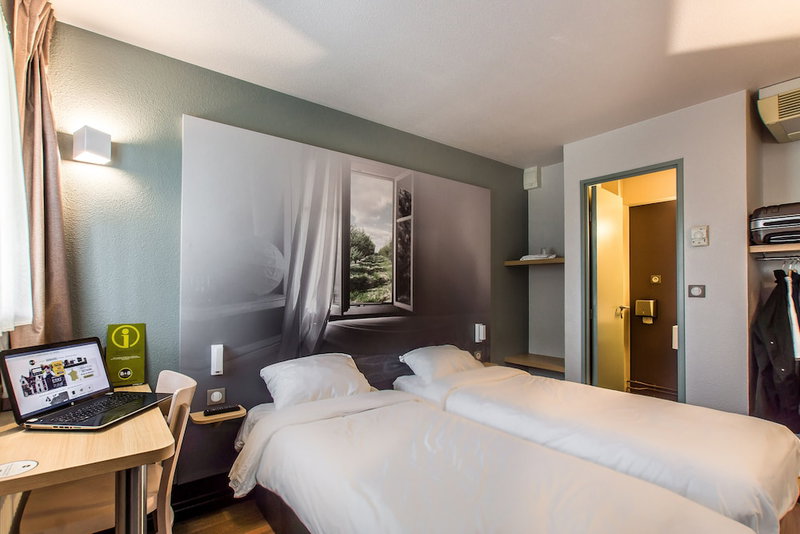 B&B HOTEL Alençon Nord, Valframbert, France