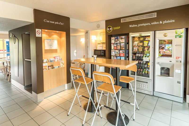 B&B HOTEL Alençon Nord, Valframbert, France