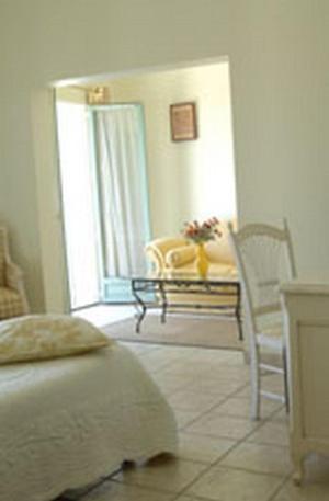 CÉRÈS - Boutique-Hôtel & Spa - Élégance en Terre d'Uzès, Saint-Quentin-la-Poterie, France