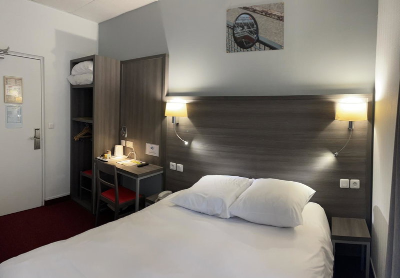 Hotel Lilas Gambetta, Paris, France