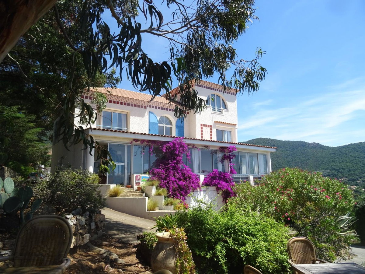 Hotel · Azur Hotel, Le Lavandou