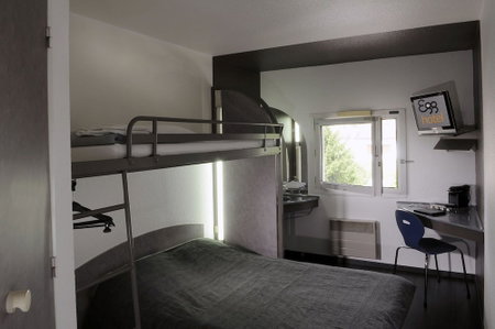 Egg Hotel Sarcelles, Sarcelles, France