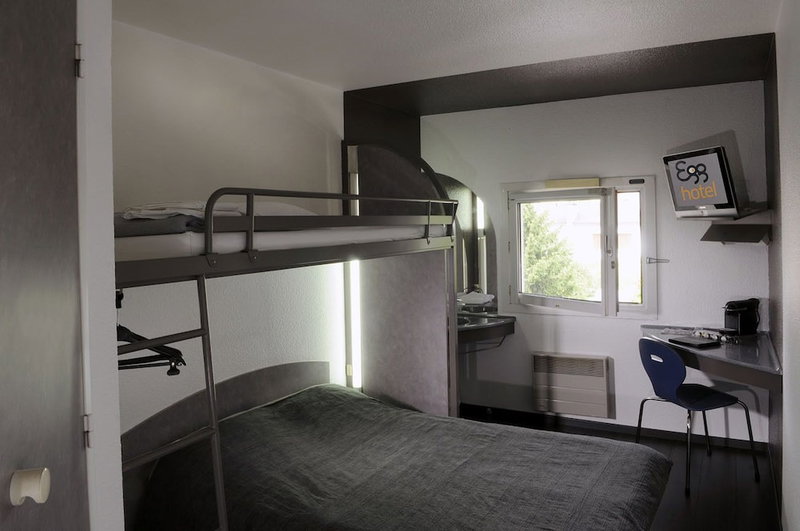 Egg Hotel Sarcelles, Sarcelles, France