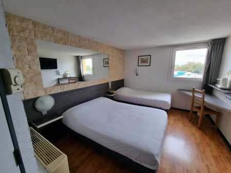 Hôtel Le Relais, Lons, France