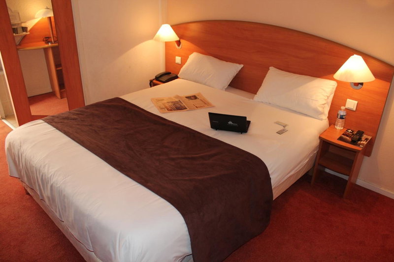 Central Hotel, Créteil, France