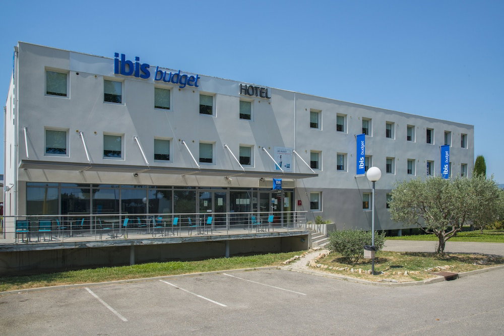 ibis budget Pertuis Portes du Luberon, France