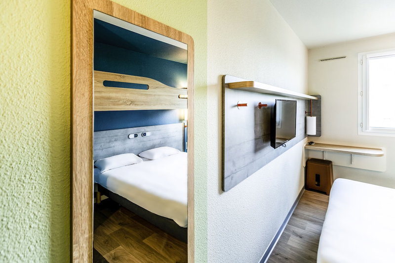 ibis budget Pertuis Portes du Luberon, Pertuis, France