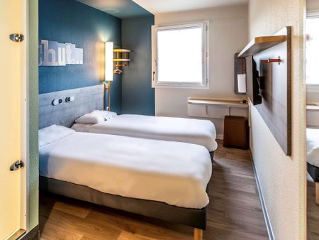 ibis budget Pertuis Portes du Luberon, Pertuis, France