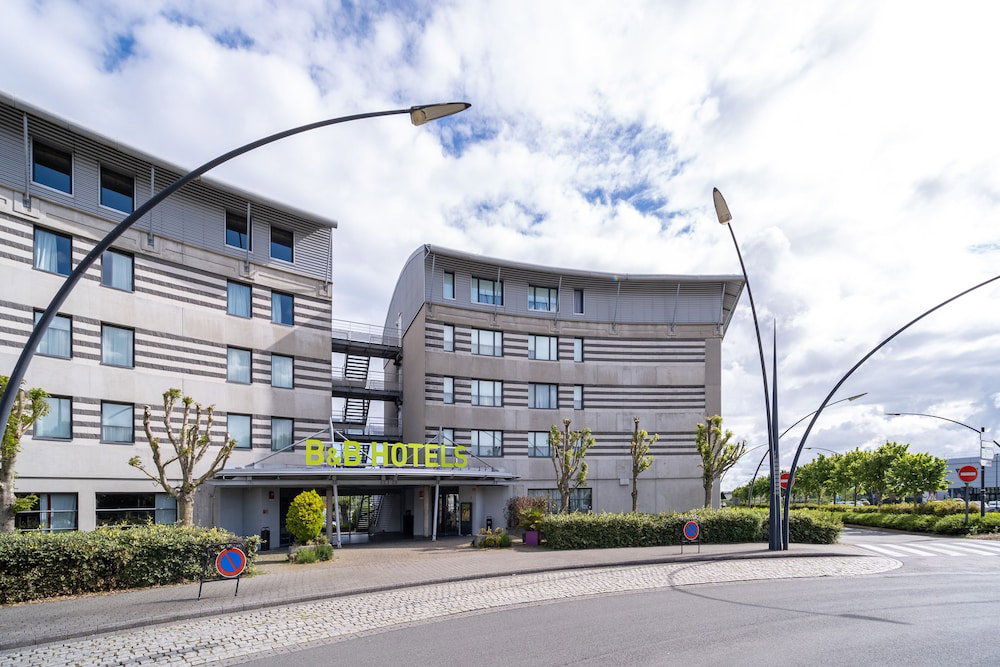 B&B HOTEL Calais Terminal Cité de l'Europe 4 étoiles, France