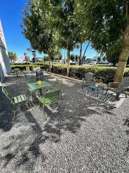 B&B HOTEL Calais Terminal Cité de l'Europe 4 étoiles, Coquelles, France