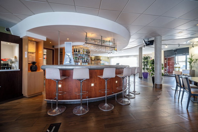 B&B HOTEL Calais Terminal Cité de l'Europe 4 étoiles, Coquelles, France