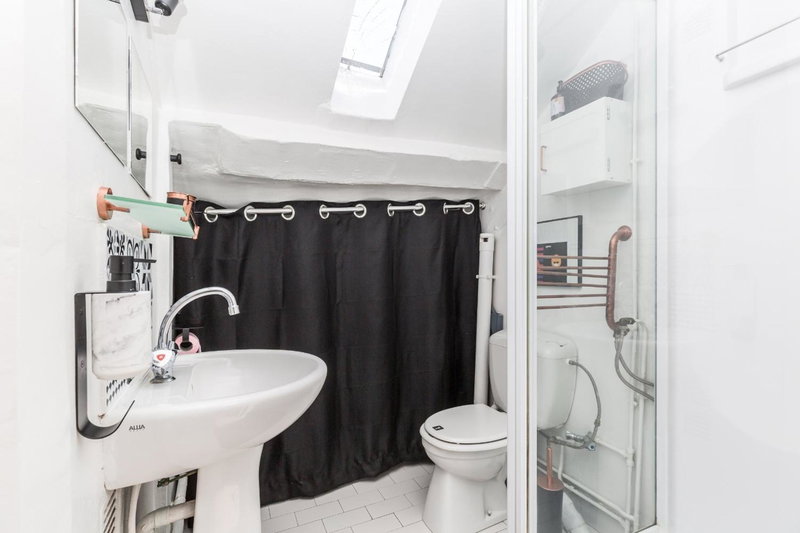TinyHouse Inn Saint-Germain-des-Près, Paris, France