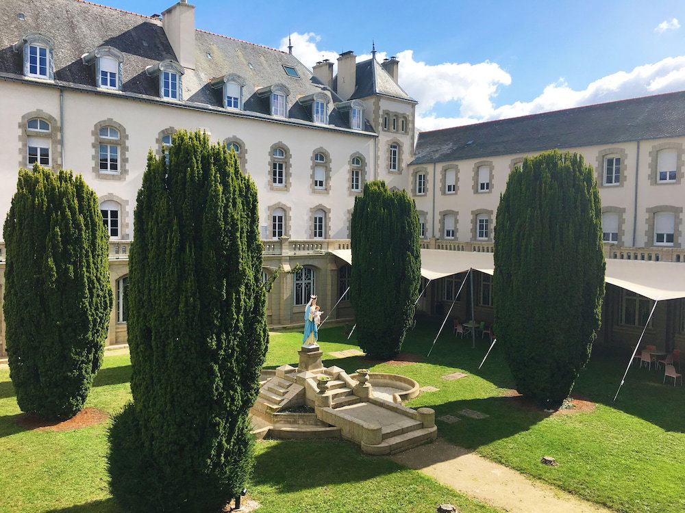 Hotel · Espace Montcalm, Vannes