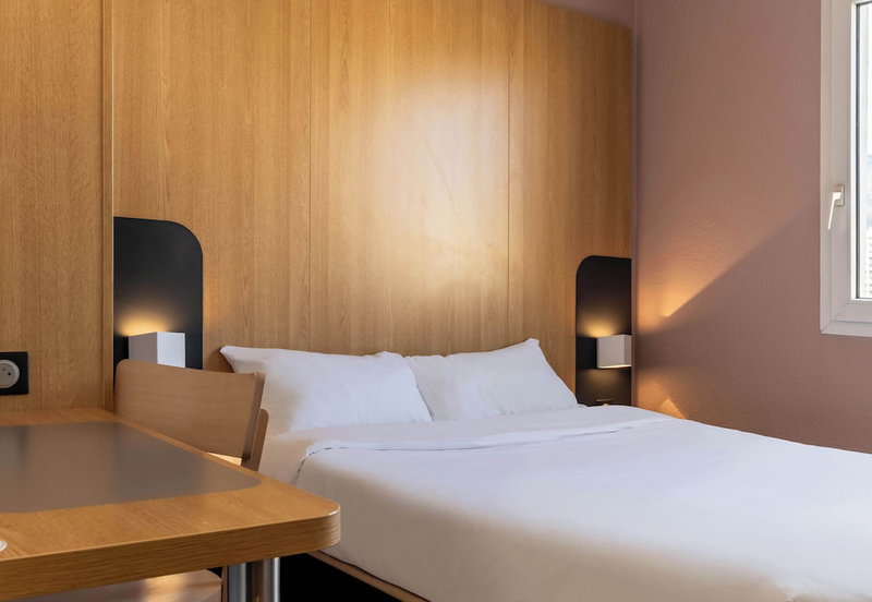 B&B HOTEL Grenoble Centre Verlaine, Grenoble, France