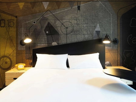 Ibis Styles Dreux Centre Gare, Dreux, France