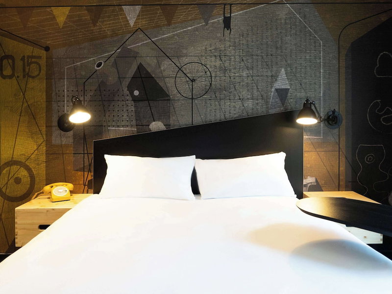 Ibis Styles Dreux Centre Gare, Dreux, France