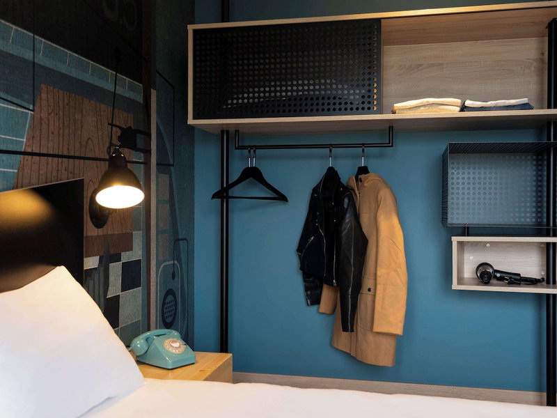 Ibis Styles Dreux Centre Gare, Dreux, France