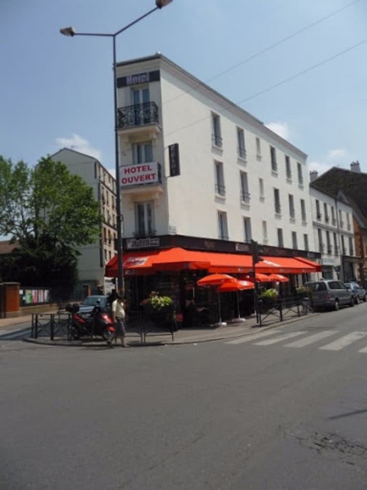 Café hôtel de l'Avenir, France