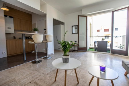 ++++ renovated cosy 50m2 sunny flat / balcony / close to beach and to the Palais des festivals ++++, Cannes, France