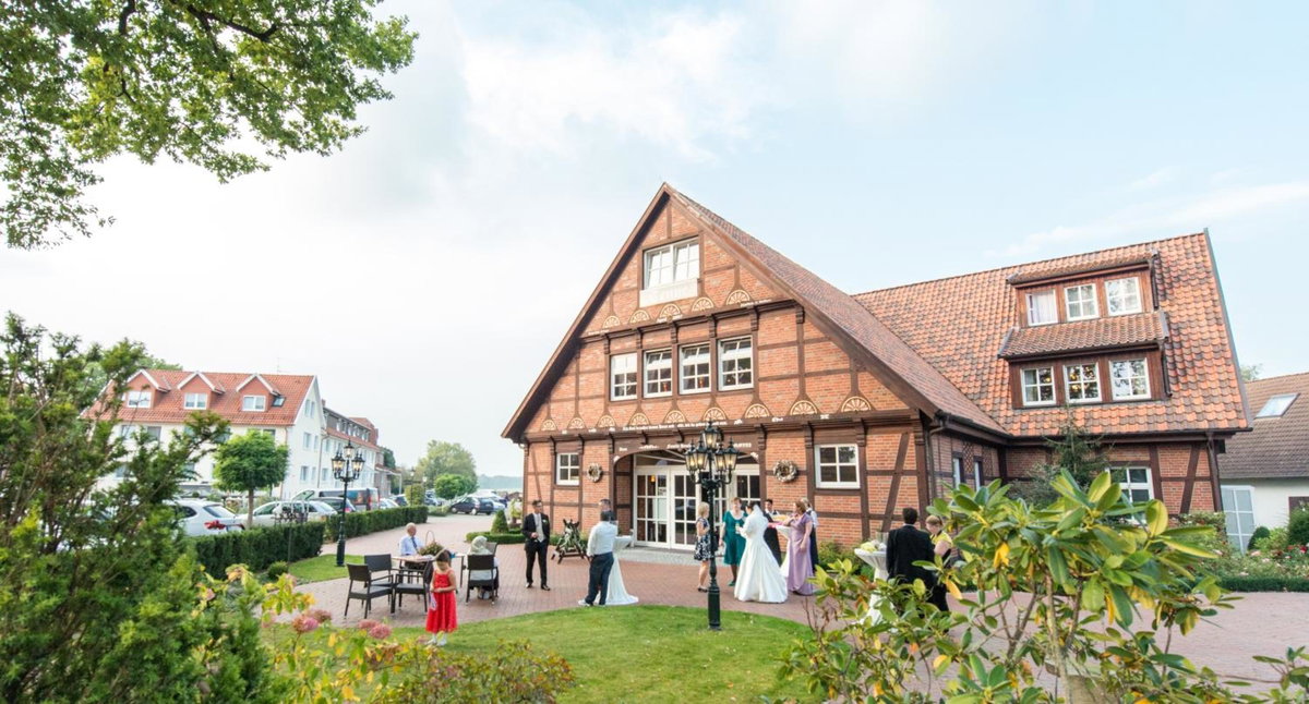 Hotel · Hotel Hennies, Isernhagen