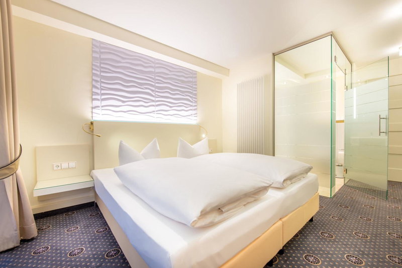 Hotel Hennies, Isernhagen, Germany