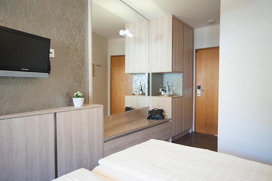 Weinhotel St. Stephanus, Zeltingen-Rachtig, Germany