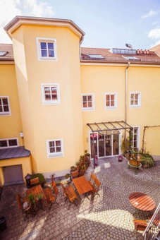Landhotel und Weingasthof Schwarzer Adler, Wiesenbronn, Germany