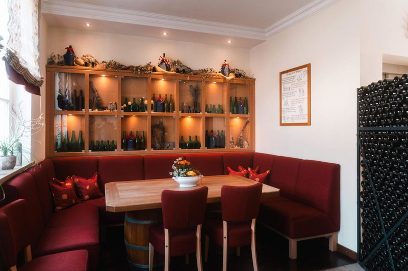 Landhotel und Weingasthof Schwarzer Adler, Wiesenbronn, Germany