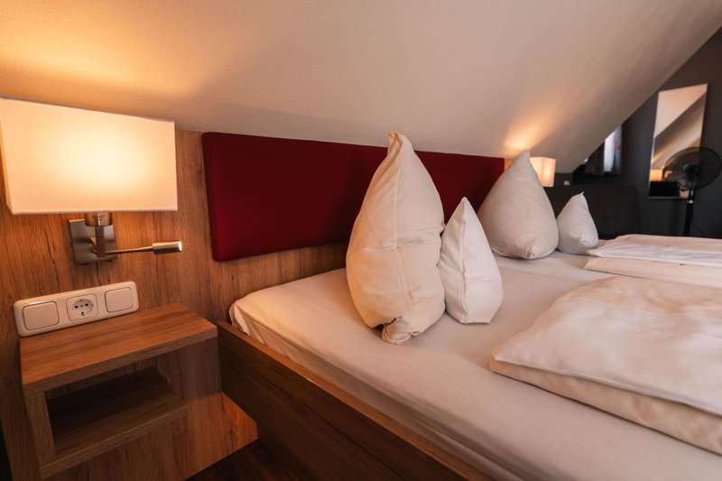 Landhotel und Weingasthof Schwarzer Adler, Wiesenbronn, Germany
