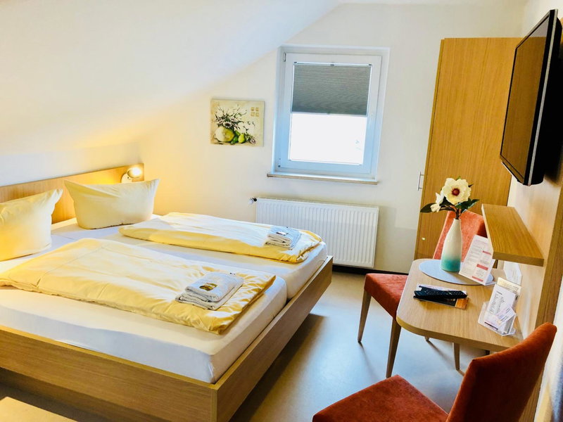 Hotel - Restaurant Hirschen - Werneths Landgasthof beim Europa- Park Rust, Rheinhausen, Germany