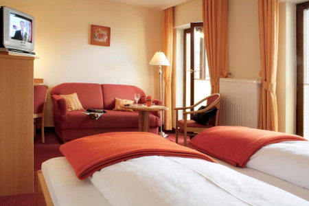 Hotel Rose Heidelberg inklusive Frühstück, Saunanutzung und Parkplätze nach Verfügbarkeit, Heidelberg, Germany
