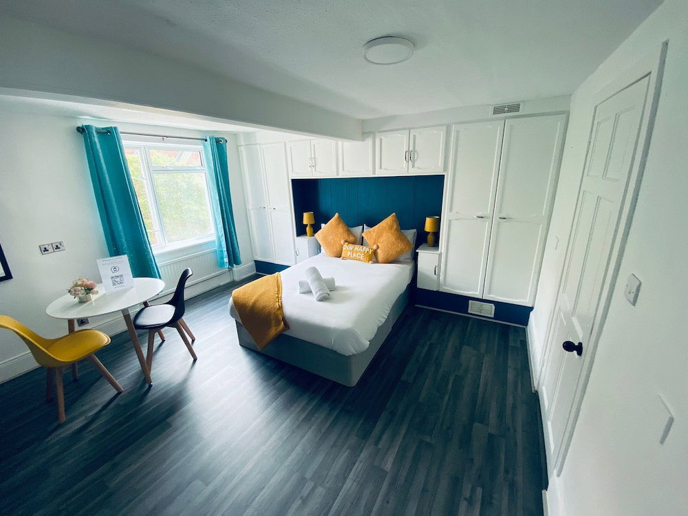 Avalon Guest House, Reino Unido