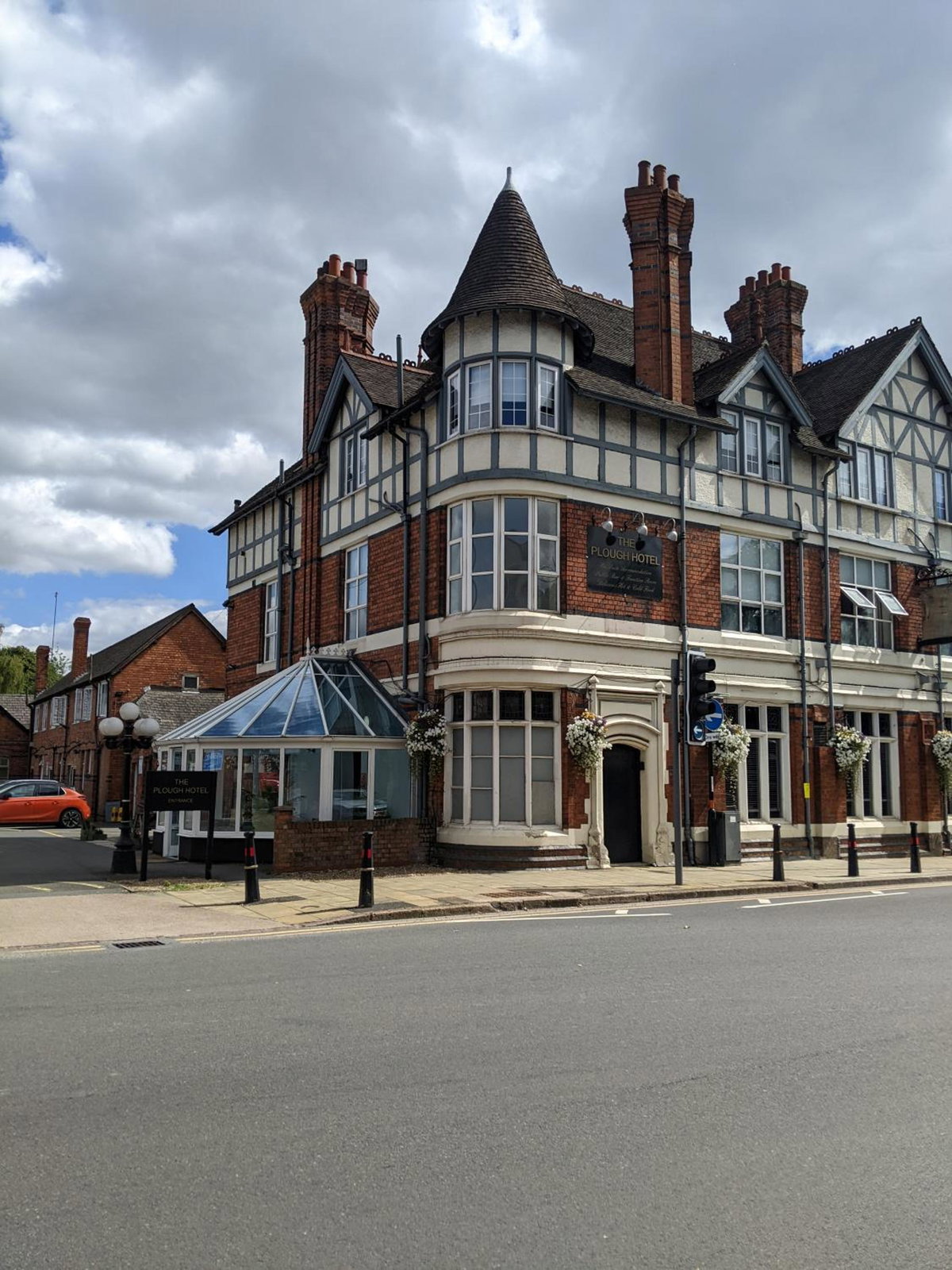 Hotel · Best Western The Plough Hotel, Northampton