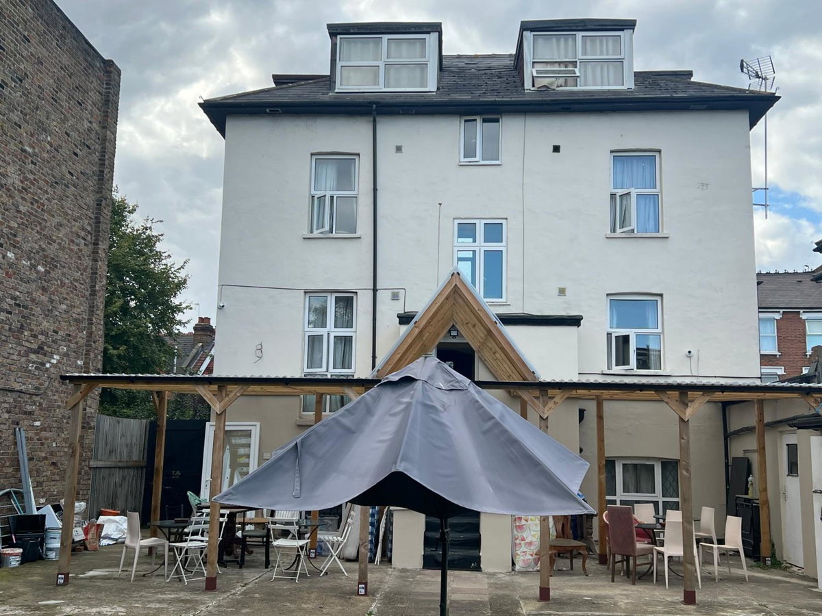 Hotel · Aron Guest House, Ealing