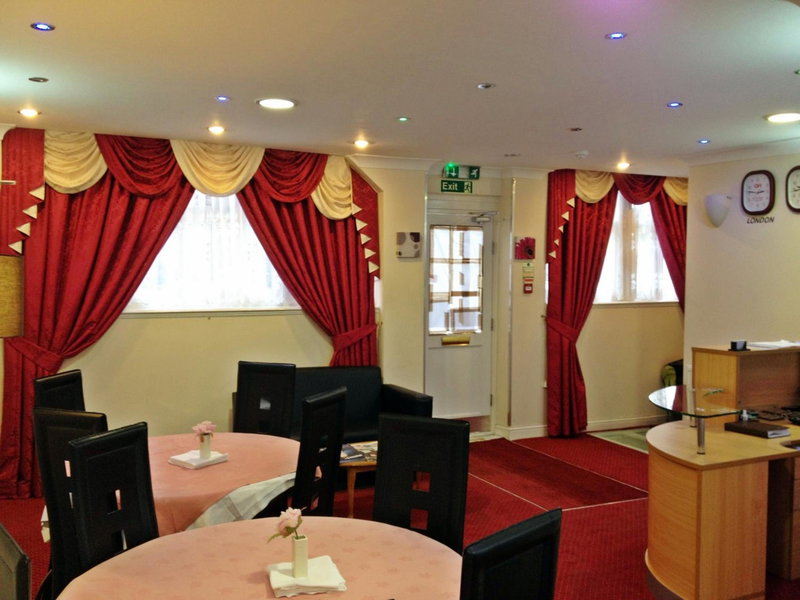 City View Hotel - Roman Road Market, London, United Kingdom
