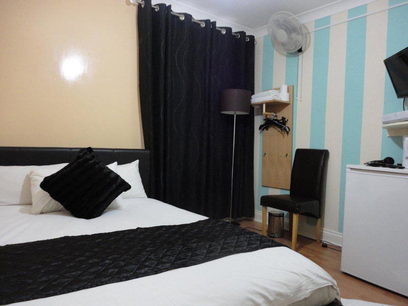 City View Hotel - Roman Road Market, London, United Kingdom