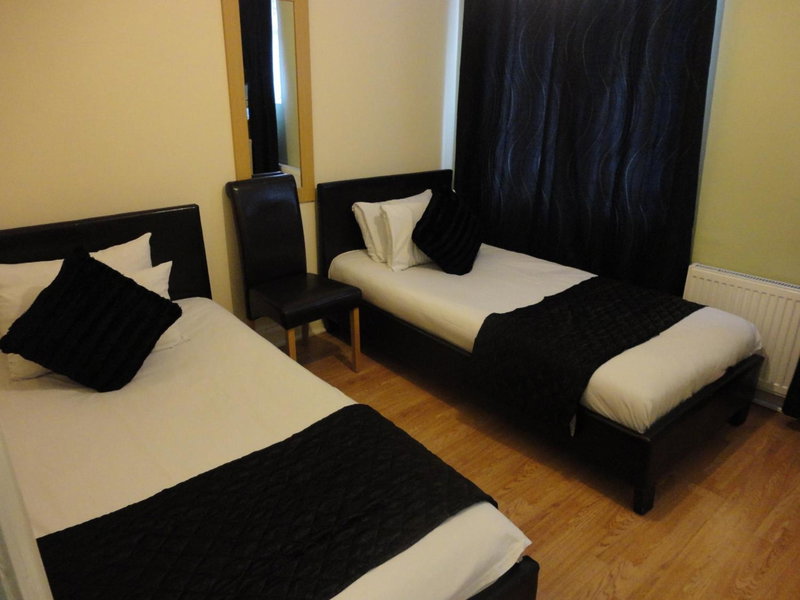 City View Hotel - Roman Road Market, London, United Kingdom