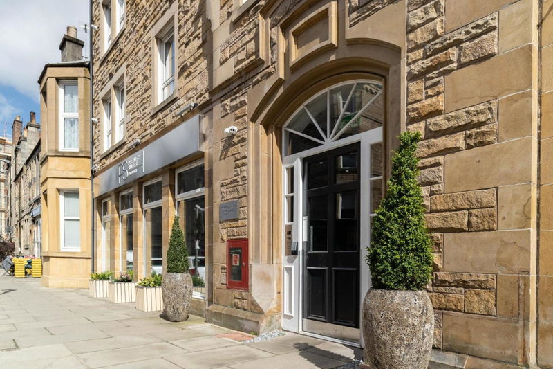 PREMIER SUITES Edinburgh Fountain Court, Edinburgh, United Kingdom