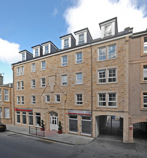 PREMIER SUITES Edinburgh Fountain Court, Edinburgh, United Kingdom