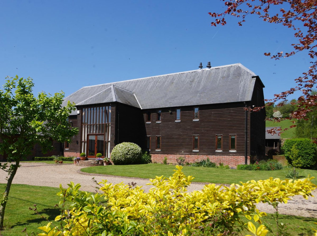 Hotel · North Downs Barn, Rochester