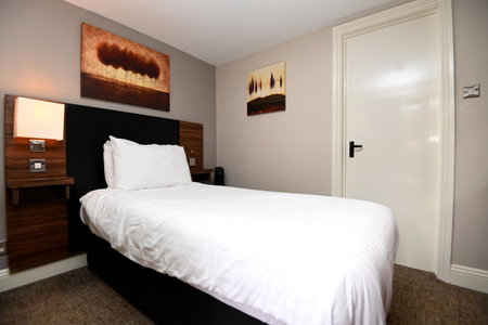 Original White Hart, Ringwood by Marston's Inns, Ringwood, United Kingdom