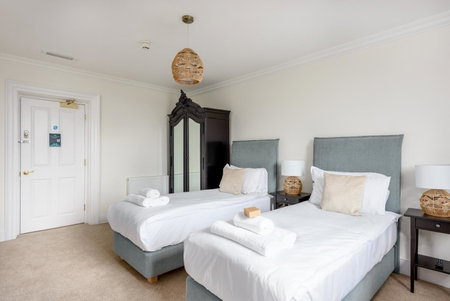 The Retreat New Forest, Christchurch, United Kingdom