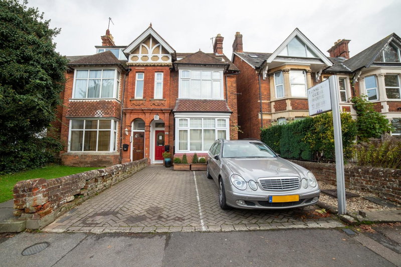 OYO Lonsdale Guest House, Oxford, United Kingdom
